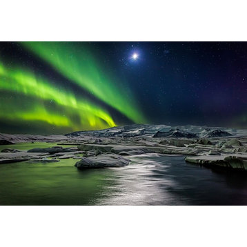 Moon and Aurora Borealis, Northern lights with the moon illuminating the skies