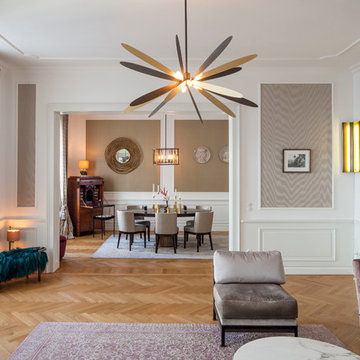 Altbau mit modernen Designermöbeln kombiniert