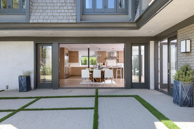 Modern exterior home idea in Los Angeles