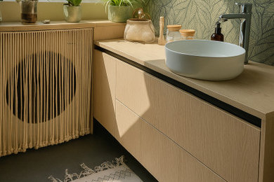 Exemple d'une salle de bain moderne.