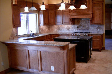 Example of a kitchen design in Oklahoma City
