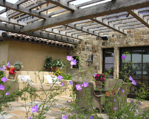25 All-Time Favorite Rustic Courtyard Patio Ideas & Designs | Houzz