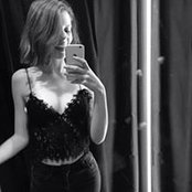 Emily Ostinis foto