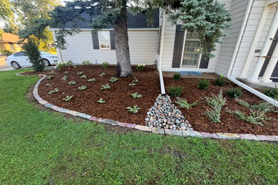 Design ideas for a modern landscaping in Minneapolis.