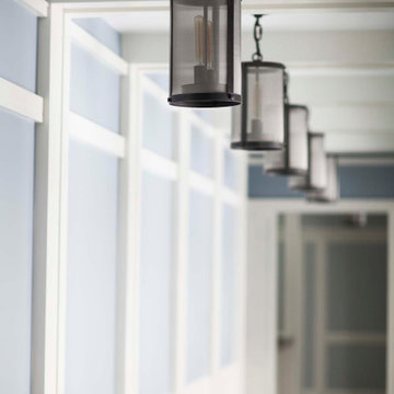 Lighting detail in hallway