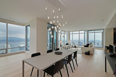 Dining room photo in Vancouver