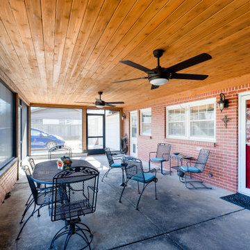 Brookfield Screened-In Patio