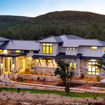 Modern: 4,950 ft², 4 BR/4 BA/2 ST home