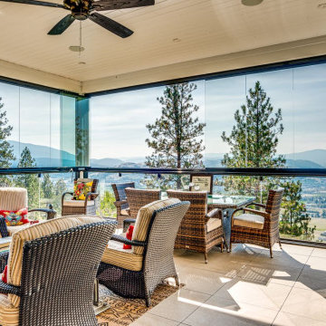 Seating Options :: Custom Home - Garage Retreat ::