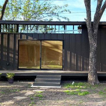 Lake Highlands Guest House (& Car Port)