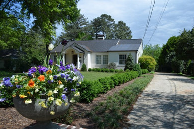 Inspiration for a traditional landscaping in Raleigh.
