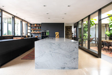Example of a kitchen design in Seattle
