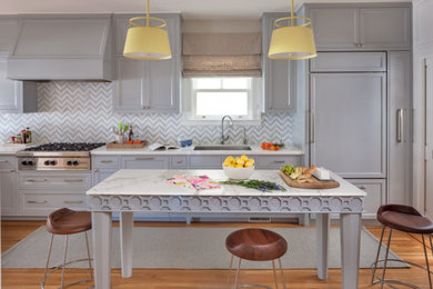 Kitchen - contemporary kitchen idea in San Francisco