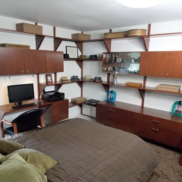 Moderini Wall System bedroom in Mahogany.
