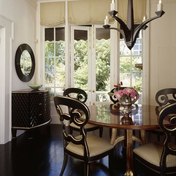 Classic and Elegant small Dining room.