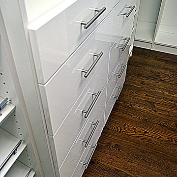 Master Walk in closet - High Gloss