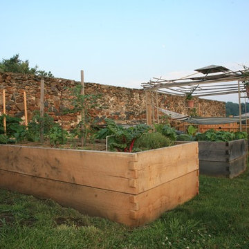 GARDEN STRUCTURES
