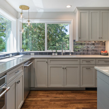 Warm Contemporary Kitchen