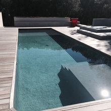 Une piscine en beton