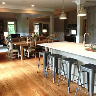Home design - cottage home design idea in New York