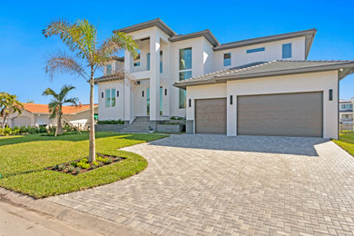 Inspiration for an exterior home remodel in Tampa