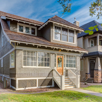 Craftsman Style 1900's house - diagonal elevation