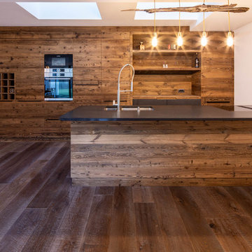 Küche in Altholz, begehbarer Schrank - Cucina in legno vecchio, cabina armadio