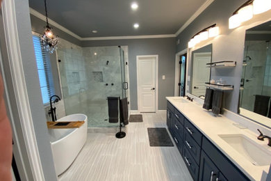 Bathroom - bathroom idea in Dallas