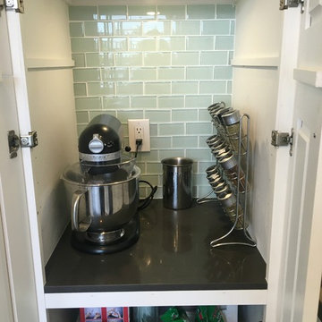 LAKESIDE KITCHEN