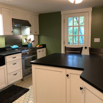 New England Cottage Kitchen
