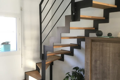 Cette photo montre un escalier.