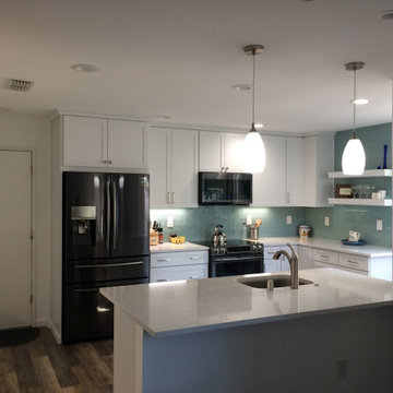 SINGLE HEIGHT PENINSULA WITH BAR SEATING
