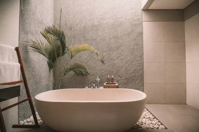 Inspiration for a bathroom remodel in Hawaii