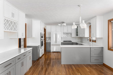 Inspiration for a transitional kitchen remodel in Cleveland