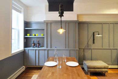 Great room - mid-sized eclectic medium tone wood floor great room idea in Philadelphia with gray walls