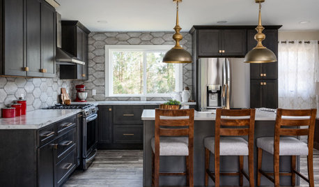 Kitchen of the Week: An Open Layout With a Rustic Tile Backsplash