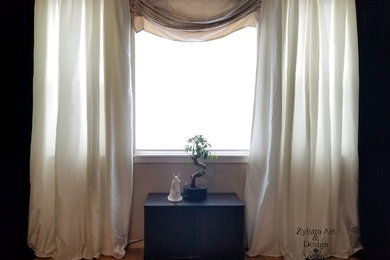 Foto de salón abierto de tamaño medio con paredes beige
