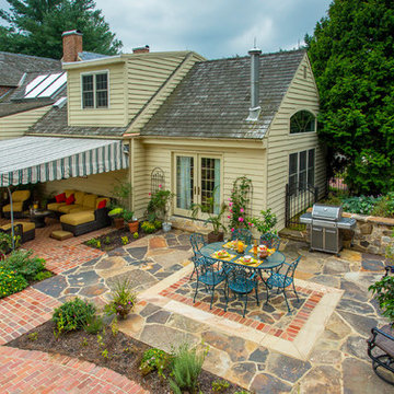 Wet-Laid Irregular Flagstone & Concrete Paver Patio