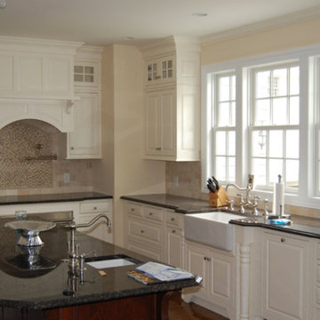 Traditional Kitchen | White Cabinets