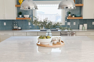 Transitional kitchen photo in Columbus