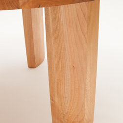 Robusta Round - Furniture