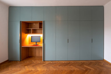 Inspiration for a medium sized midcentury master bedroom in Munich.
