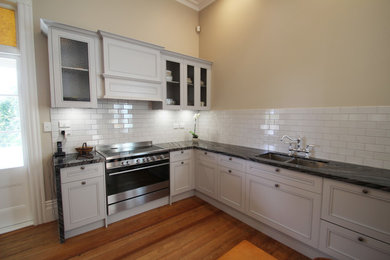 Inspiration for a traditional kitchen in Auckland.
