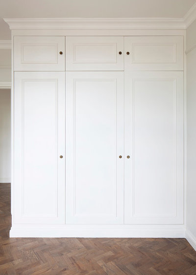 25 Super Stylish & Functional Wall-to-Wall Wardrobe Designs