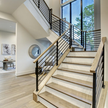 32 - Contemporary Staircase