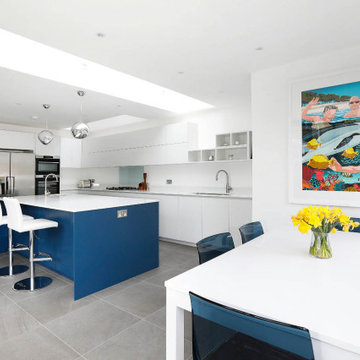 Bianco and Blu Petrolio Kitchen in Herne Hill
