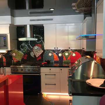 Tweet Backsplash and cooking area
