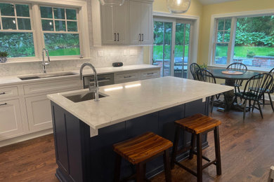 Elegant kitchen photo in New York