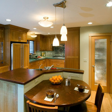 Contemporary eat-in kitchen island