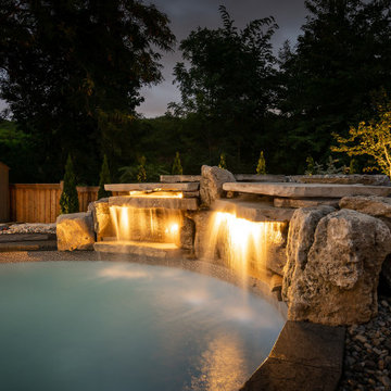 Cuved Pool with Water Feature